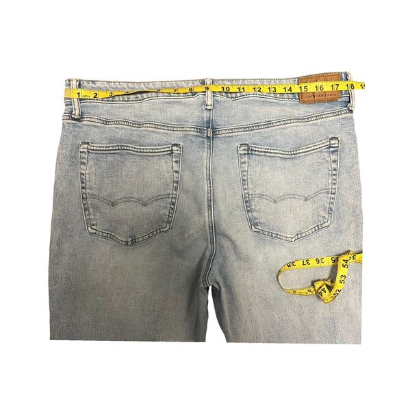 American Eagle Mens Light Wash Jeans Size 36x34 - Picture 6 of 7